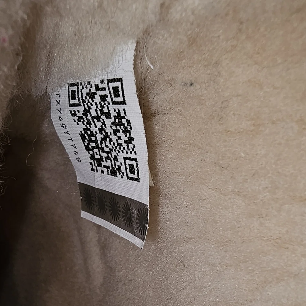 Ugg corduroy heart tan size 5 boots - Picture 9 of 9